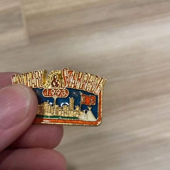Calgary Stampede 1993 Pin With Backing - Picture 4 of 5